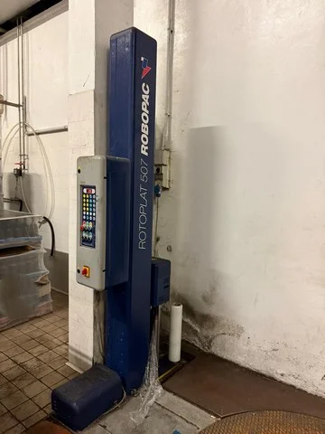 Used Robopac pallet wrapper — 2