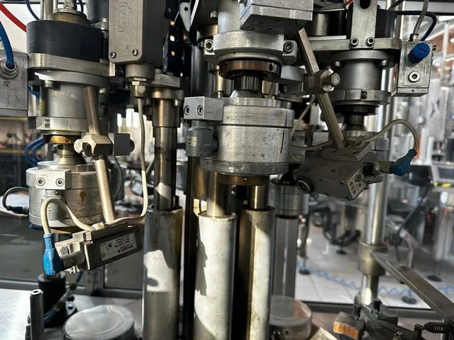 Used R&G capsuling machine — 5