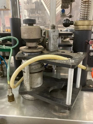 Used R&G capsuling machine — 12