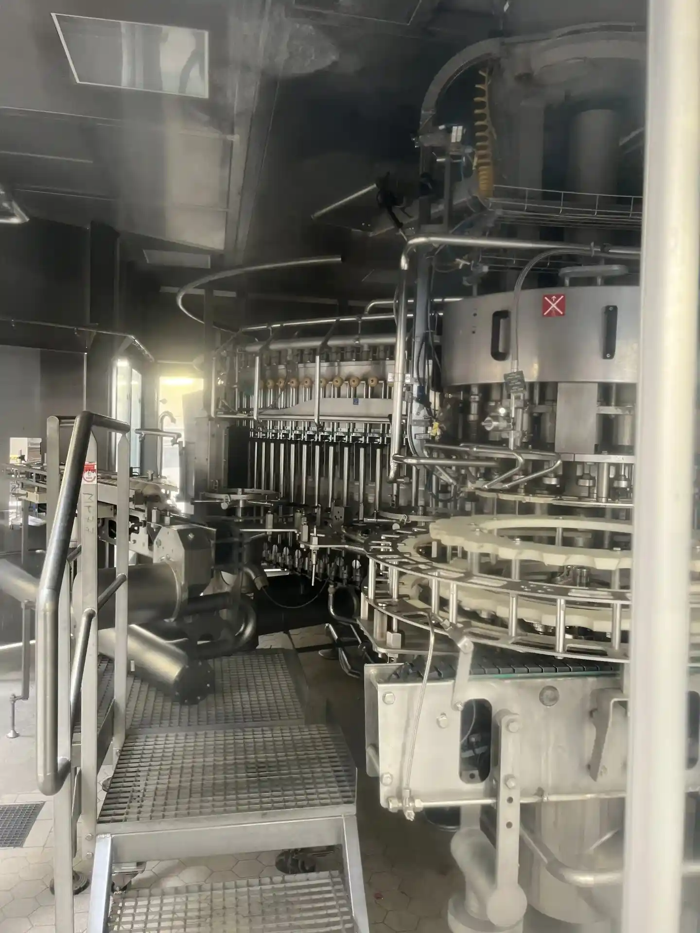 Used Filling Monoblock PET Krones Modulfill 43.000 bph — 3