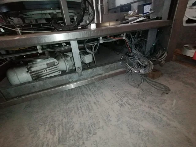 Used Krones labeller — 9