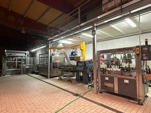 Used glass bottling line for still wine