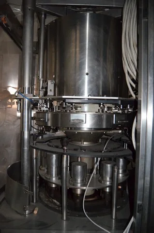 Used glass bottling line for still wine — 10