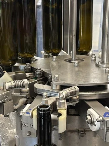 Used Alfatek bottling line for still wine — 8