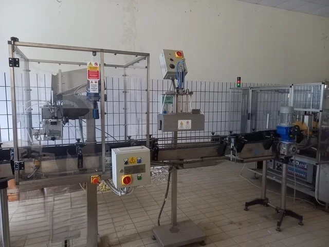 Used Ave Industry bottling line for olive oil — 2