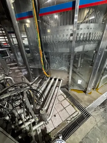 Used 2009 Complete Bottling Line PET KHS 72.000 bph — 9