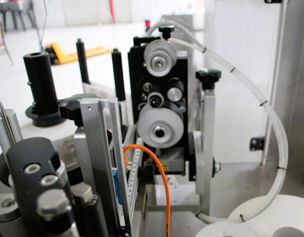 Used adhsive labeller Eticap System — 3