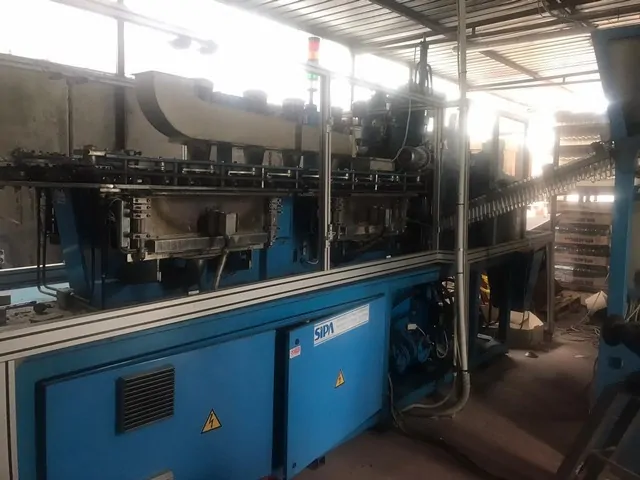 Used Blow Moulding Machine Sipa Sf-08004 — 4