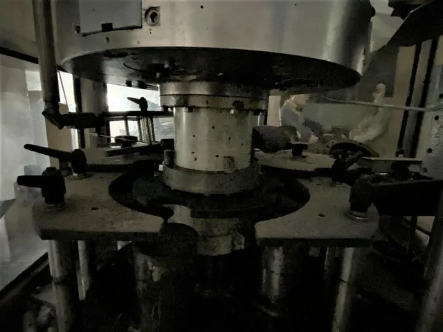 Used capper Bertolaso Delta 504 R/S