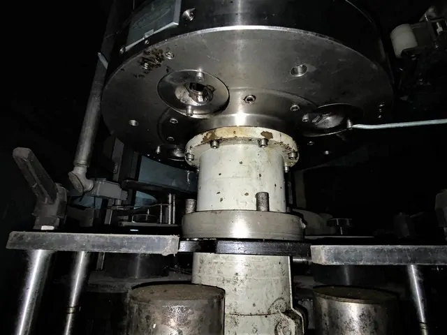 Used capper Bertolaso Delta 504 R/S — 2