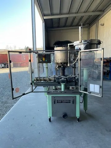 Used capper Bertolaso plastic mushroom — 3