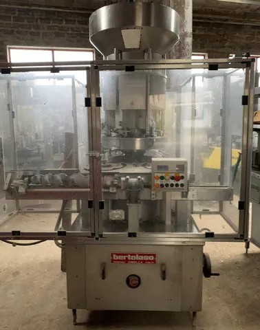 Used capper Delta 406 Bertolaso 9.000 bph — 2