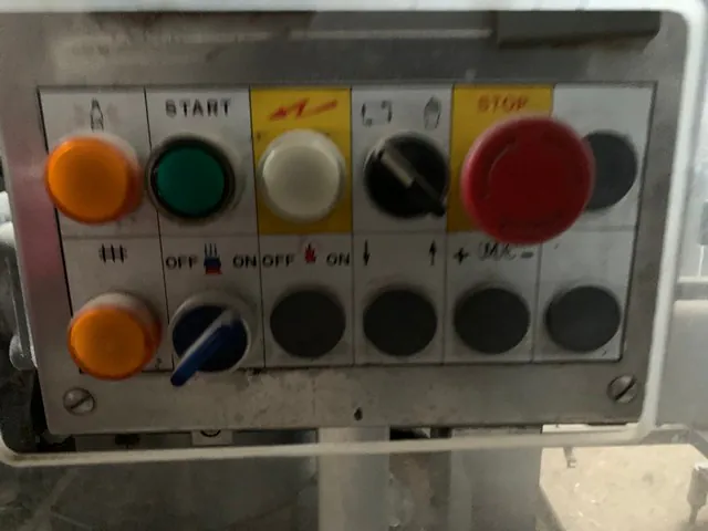 Used capper Delta 406 Bertolaso 9.000 bph — 3