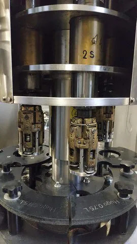 Used capper Siem screw cap Stelvin — 3