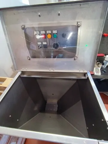 Used Caps Elevator CTECH Screw Caps — 5