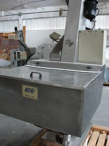 Used Caps Elevator Neri — 3