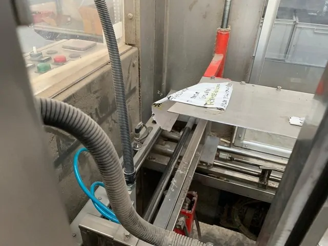 Used Case Erector Ape Form 1200 — 7