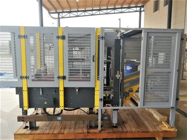 Used Case Erector Siat F44v