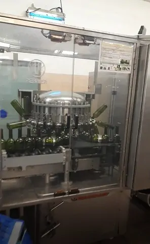 Used Complete Bottling Line Irundin still wine — 5