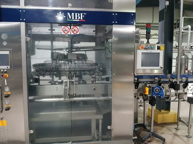 Used Complete Bottling Line MBF 9.500 bph — 3