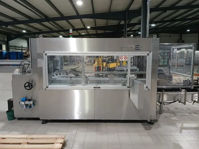 Used Complete Bottling Line MBF 9.500 bph — 6