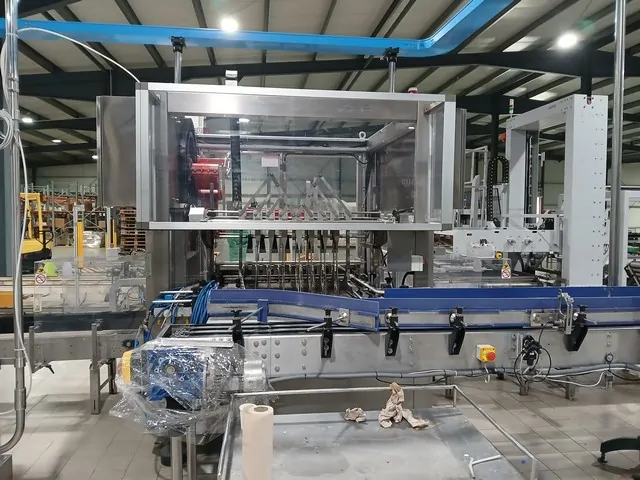Used Complete Bottling Line MBF 9.500 bph — 8