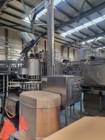 Used Complete Bottling Line PET 2 LT — 2