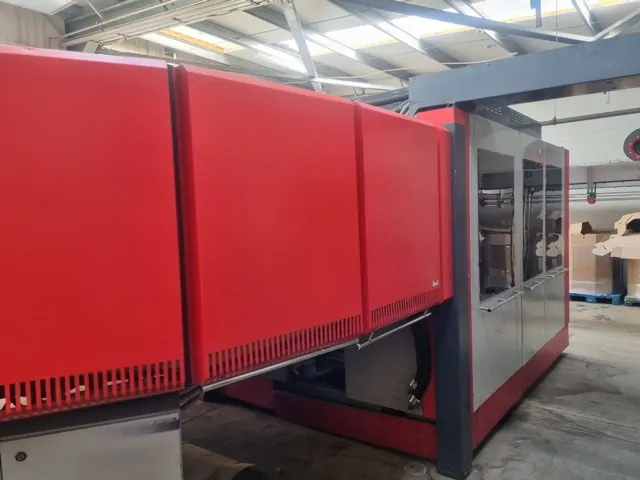 Used Complete Bottling Line PET 2 LT — 6