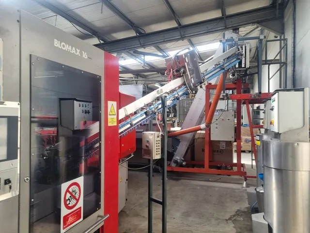 Used Complete Bottling Line PET 2 LT — 9