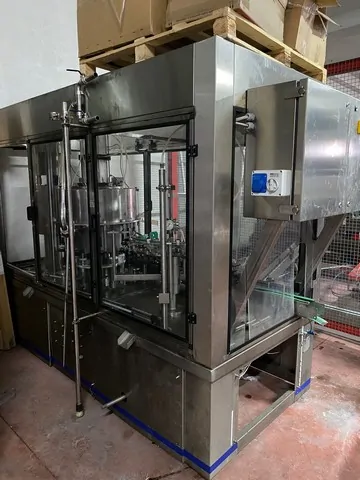 Used Complete Oil Bottling Line 2.500 bph — 6