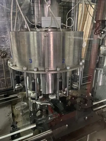 Used Complete Oil Bottling Line 2.500 bph — 10