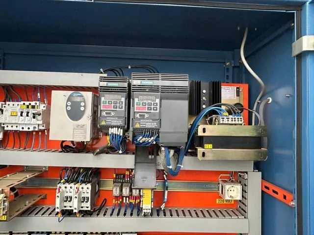 Used Depalletizer Manzini Comaco Da-700BL — 2