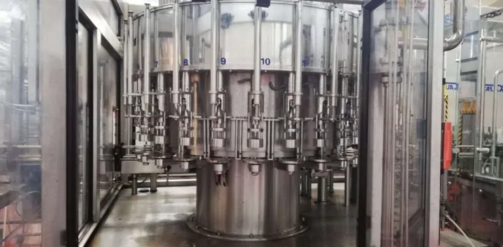 Used filler Alfatek 6.24 WLP 3.000 bph — 6