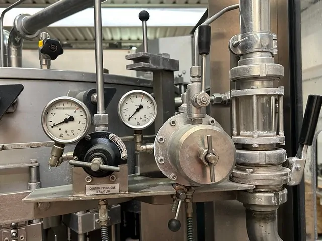 Used Filler Bertolaso 24v isobaric — 3