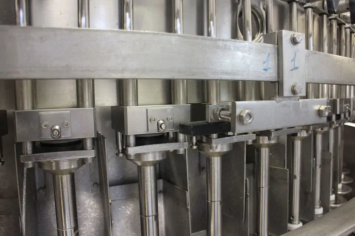 Used filler Bertolaso Suprema 72 isobarc 10.000 bph — 4