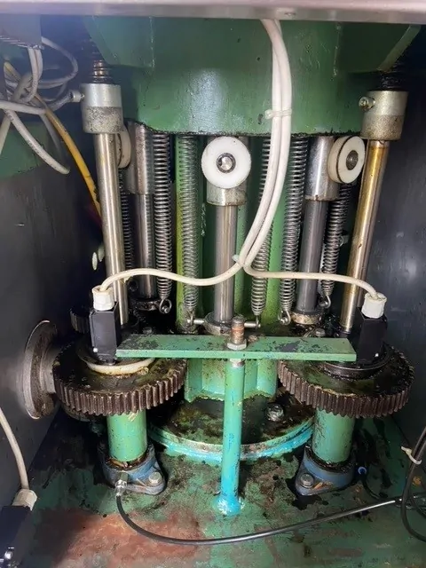 Used filler Clifom Europa 1.600 bph — 4