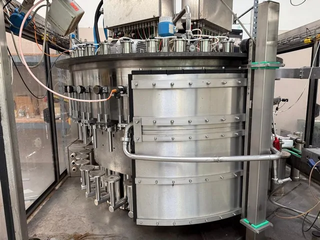 Used Filler Corfill Sara Elp 32 valves isobaric — 7