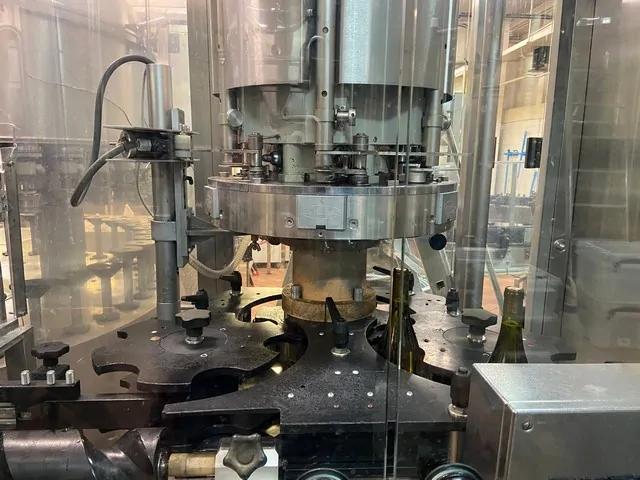 Used Filler Corker Bertolaso 40.6 — 4
