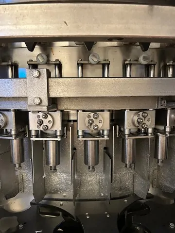Used filling monoblock Bertolaso 40.6.4 — 8