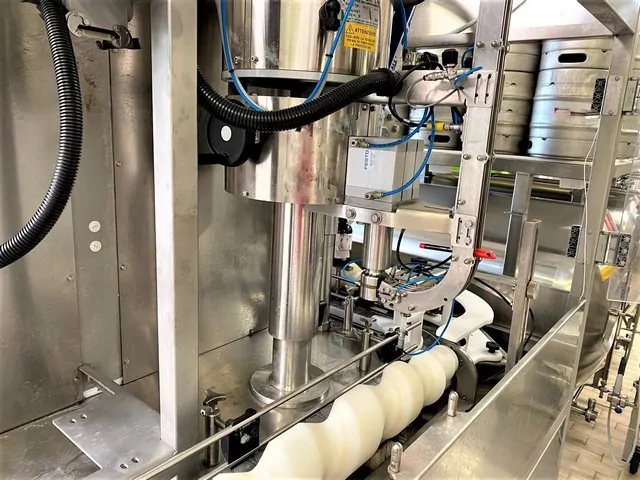 Used filling monoblock isobaric Axtra — 6