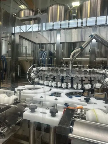 Used Filling Syncrobloc CFT Isobaric 30.30.6 12.000 bph — 8