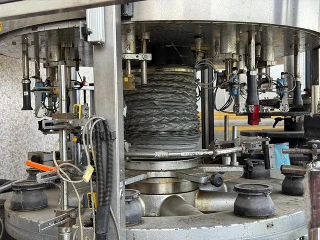 Used Kosme Labeller 8T CE CO 4S Adhesive 5.000 bph — 3