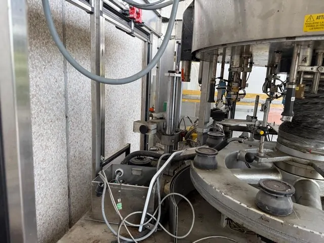 Used Kosme Labeller 8T CE CO 4S Adhesive 5.000 bph — 4