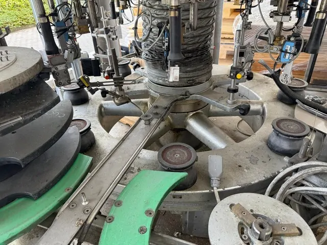 Used Kosme Labeller 8T CE CO 4S Adhesive 5.000 bph — 10