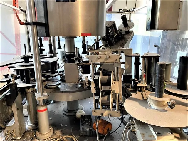 Used labeller Kosme adhesive line — 7