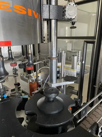 Used labeller Kosme Extra Adhesive 504 6t s2 e2 — 5