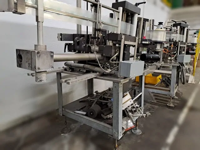 Used labeller Krones Bonamatic adhesive — 4