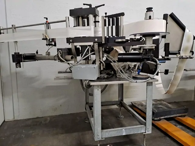 Used labeller Krones Bonamatic adhesive — 6