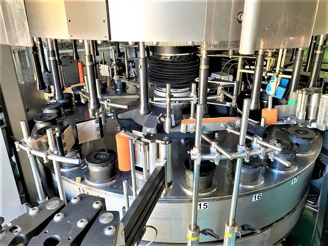 Used labeller Kube adhesive 18.000 bph — 2
