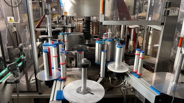 Used labeller P.E. 4.500 bph — 3